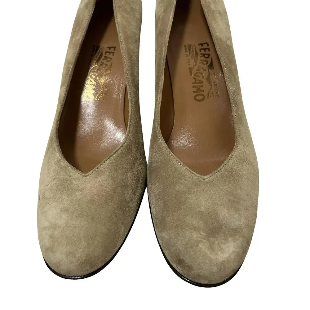 Salvatore Ferragamo‎ Womens Classic Suede Pumps Size 8.5 NARROW Taupe Heels